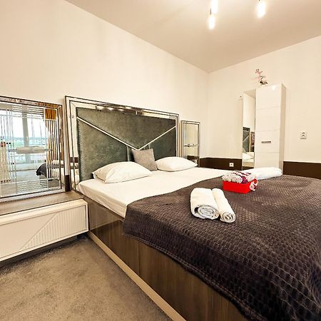 The Royal - Studio With Balcony & Panoramic View Craiova Dış mekan fotoğraf