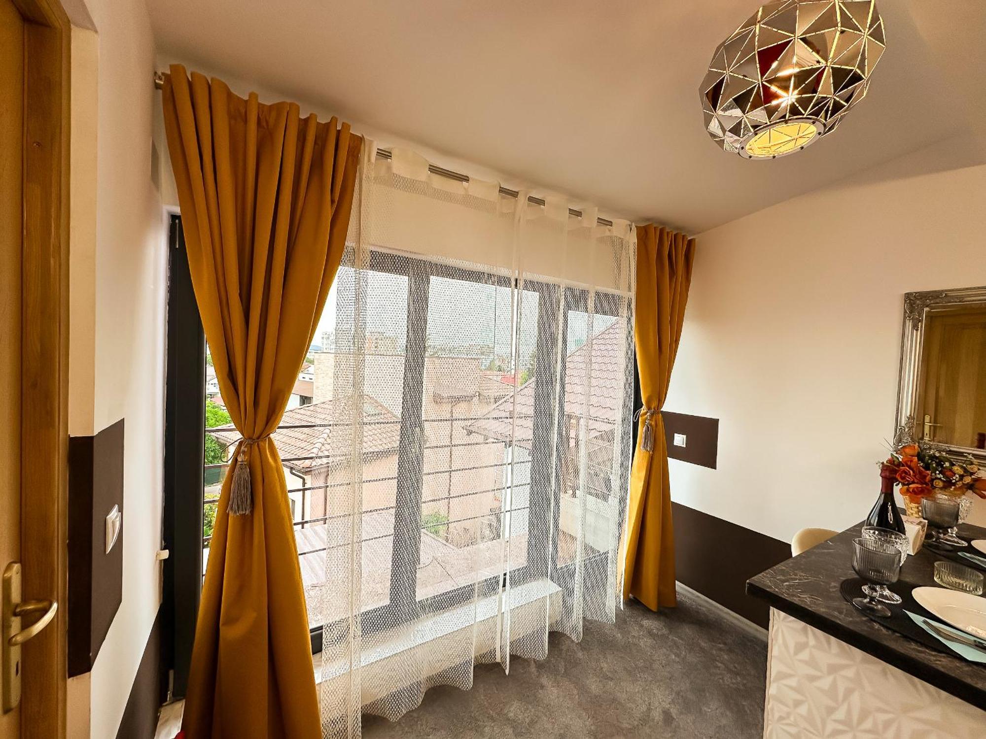 The Royal - Studio With Balcony & Panoramic View Craiova Dış mekan fotoğraf