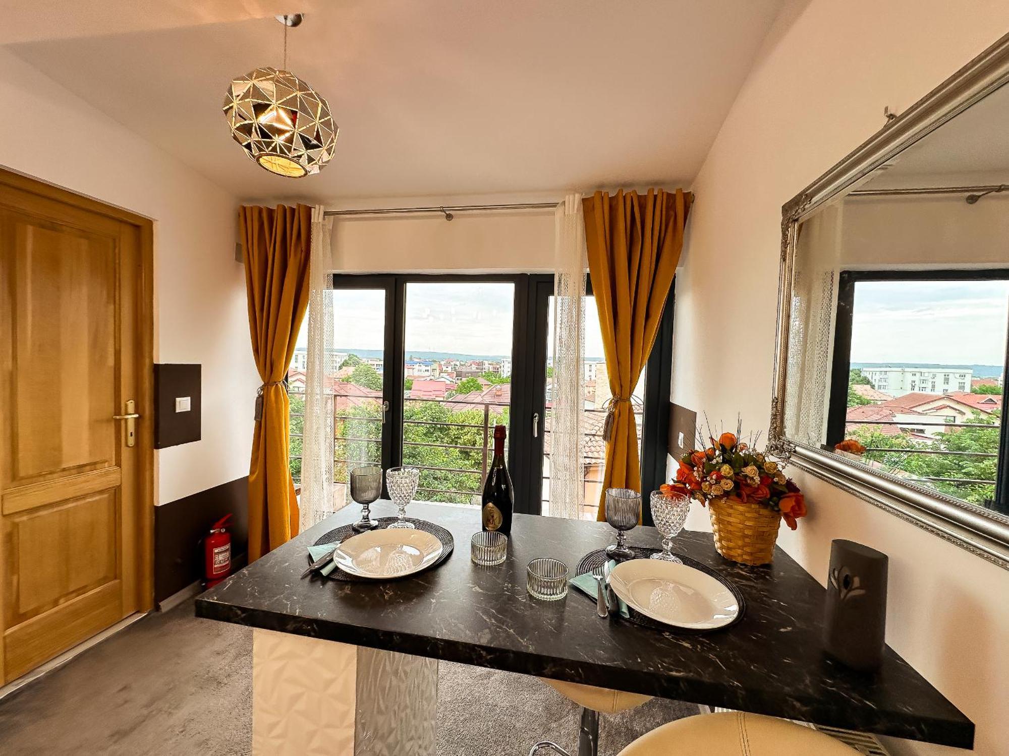 The Royal - Studio With Balcony & Panoramic View Craiova Dış mekan fotoğraf