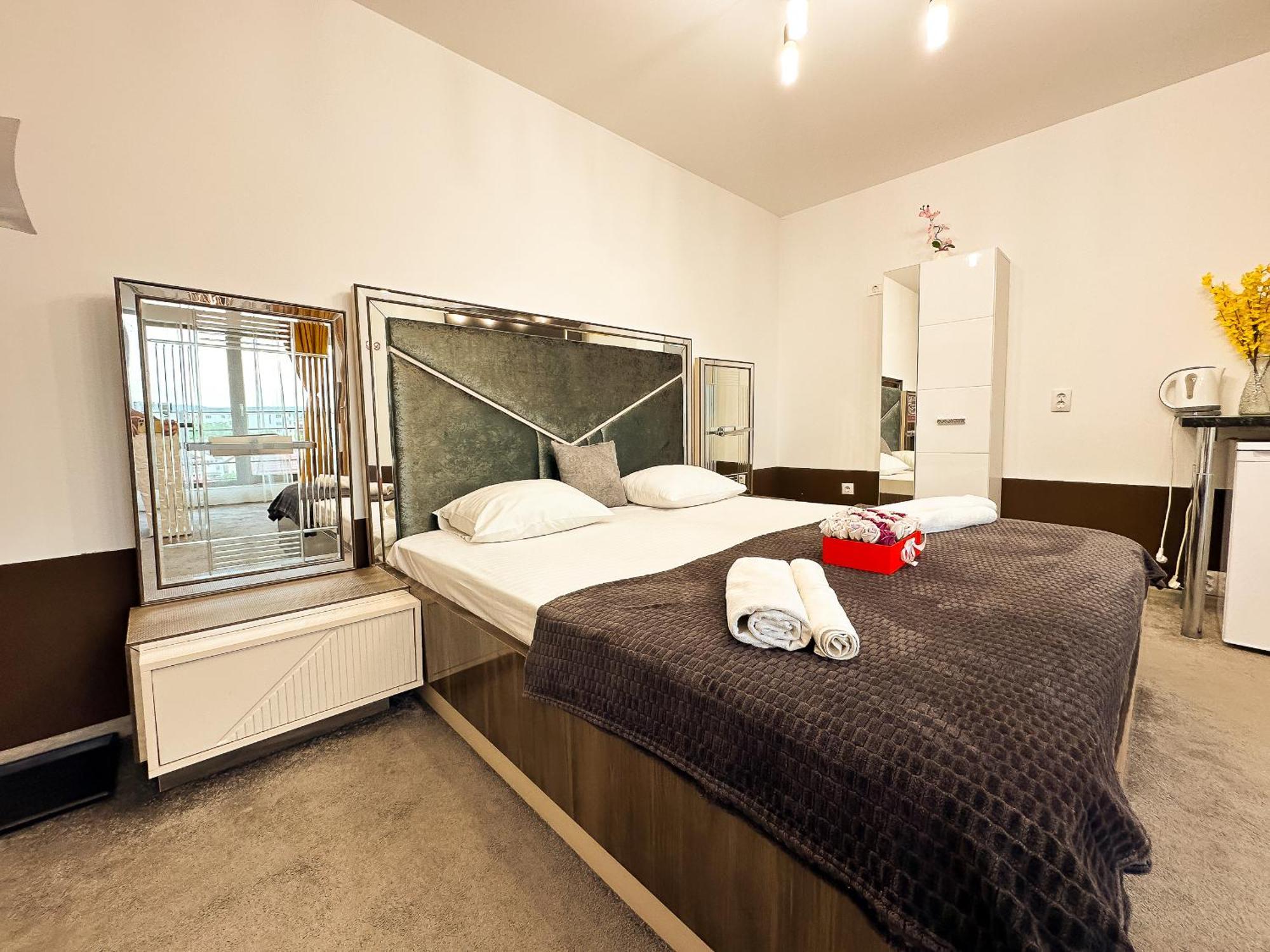 The Royal - Studio With Balcony & Panoramic View Craiova Dış mekan fotoğraf