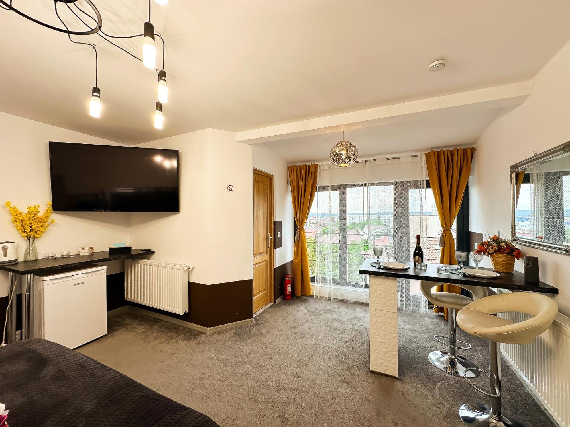 The Royal - Studio With Balcony & Panoramic View Craiova Dış mekan fotoğraf