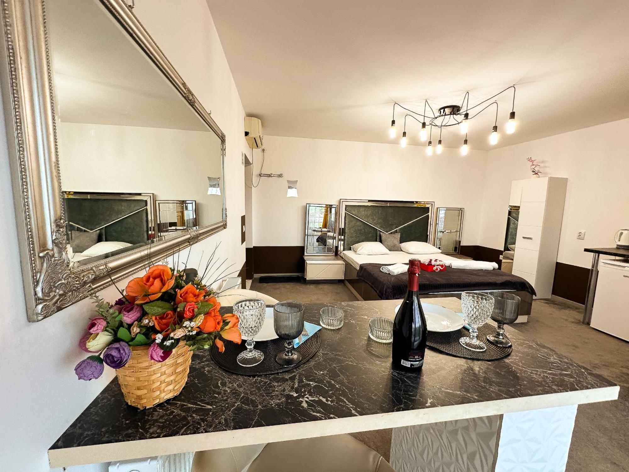 The Royal - Studio With Balcony & Panoramic View Craiova Dış mekan fotoğraf