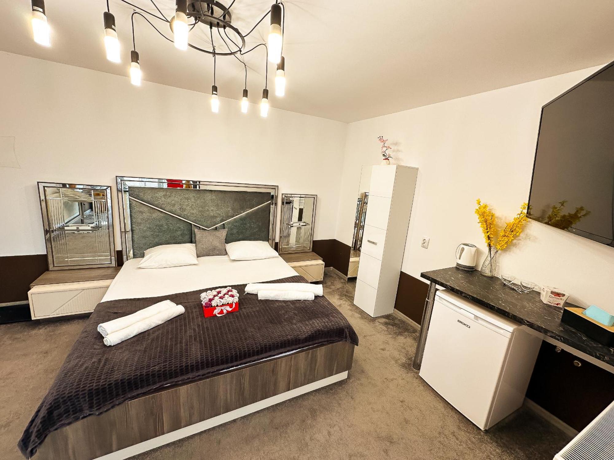 The Royal - Studio With Balcony & Panoramic View Craiova Dış mekan fotoğraf